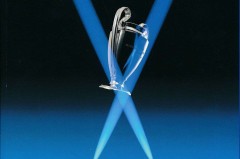 西甲德比巅峰对决：皇马马德里德比伯纳乌之战即将上演